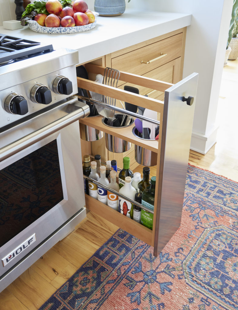 Custom vertical pull-out drawer for kitchen utensils